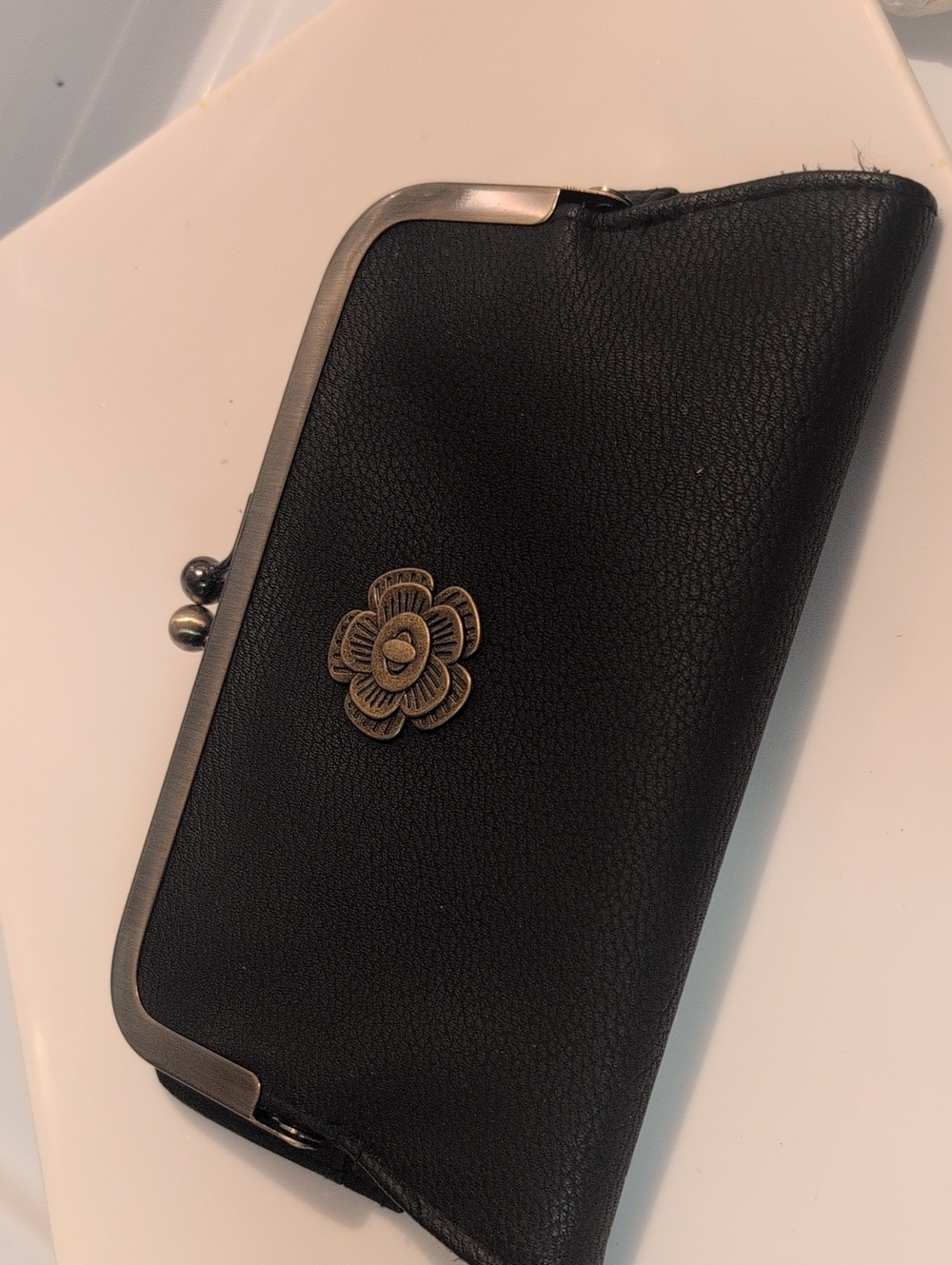 VTG Classic Black Floral Accent Women's Clutch Wallet